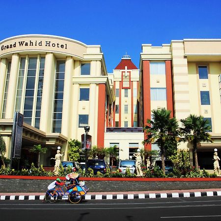 Grand Wahid Hotel Salatiga Exterior foto